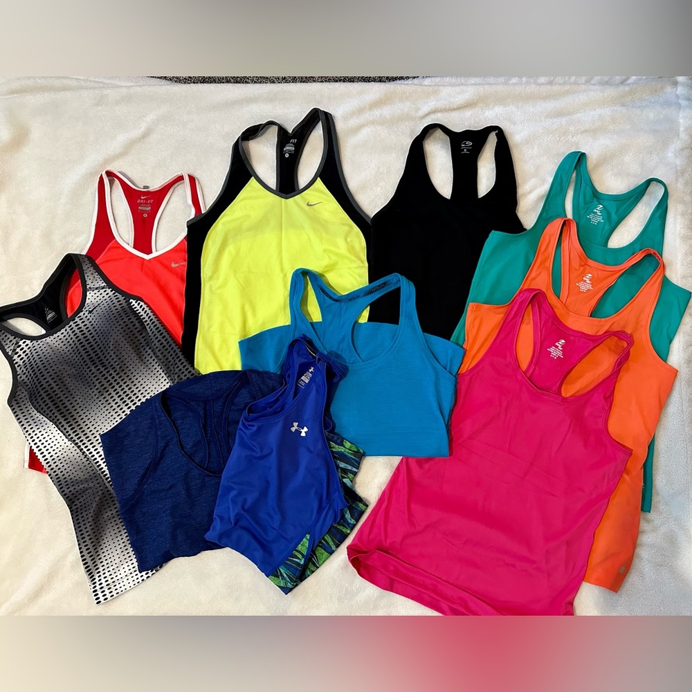 Workout tanks. S / M women’s